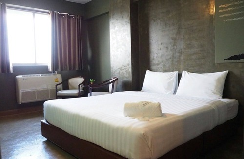 Khlong Chan Hotel | Happyland Mansion