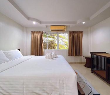 Na Chom Thian Hostel | Hello Jomtien