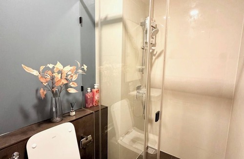 Phasi Charoen Condo | High-Floor Peace Near Metro, Easy City Access