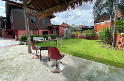Wua Lai Hostel | Ho Hostel