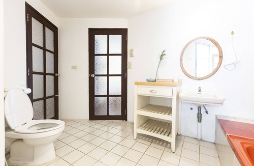Bangkok Central Business District Hostel | Home16 Hostel 16