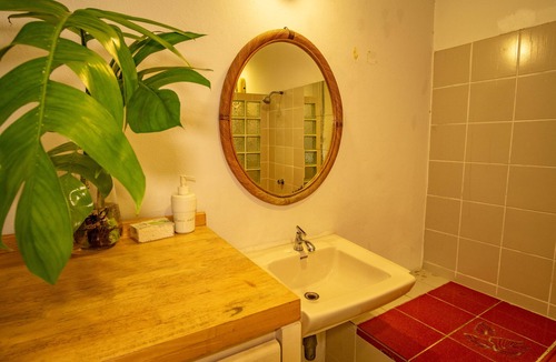 Bangkok Central Business District Hostel | Home16 Hostel 16