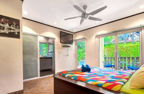 Bang Po Villa | Homerez - 30 m away from the beach! Amazing villa for 6 ppl. with swimming-pool