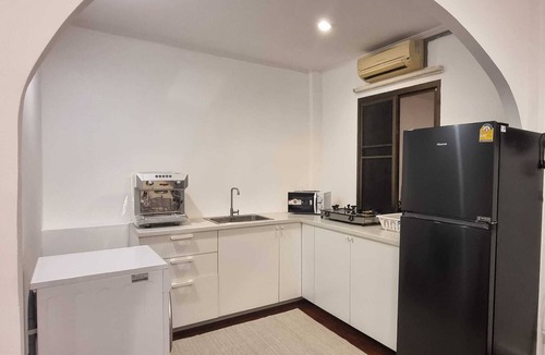 Chidlom Hotel | Homey stay and cafe by hematoa near BTS Phloen Chit