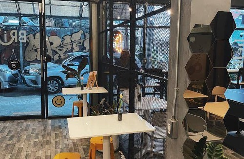 Khlong San Hostel | Hostel ∙ 8 guests