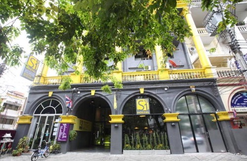 Thung Maha Mek Hostel | Hostel ∙ 8 guests