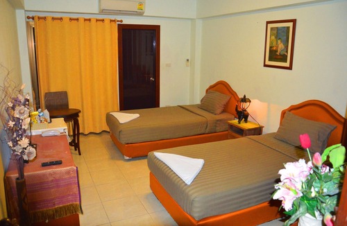 Thap Yao Hotel | Hotel near Suvarnabhumi Airport, 15 minutes drive.We service 24 hours.
