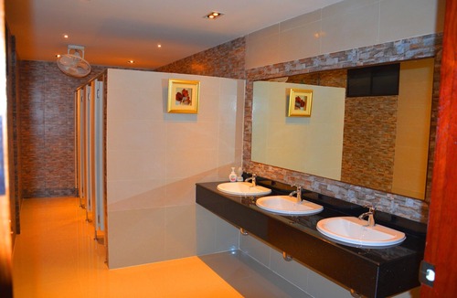 Thap Yao Hotel | Hotel near Suvarnabhumi Airport, 15 minutes drive.We service 24 hours.