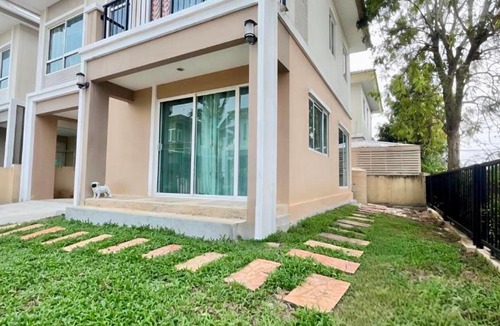 Sala Klang House | House in Nonthaburi close to Bangkok ภัสสรไพรด์ ปิ่นเกล้า วงแหวน บางกรวย นนทบุรี