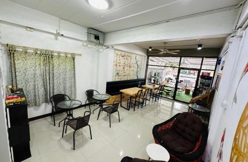 Sri Phum Hostel | HUG Backpackers