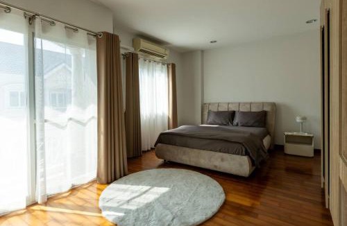 Chong Nonsi House | Huge townhome in Bangkok CBD I 4BR 6Bath