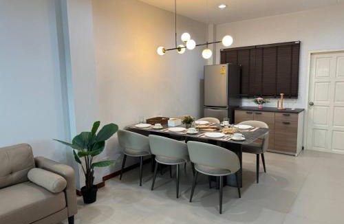 Chong Nonsi House | Huge townhome in Bangkok CBD I 4BR 6Bath
