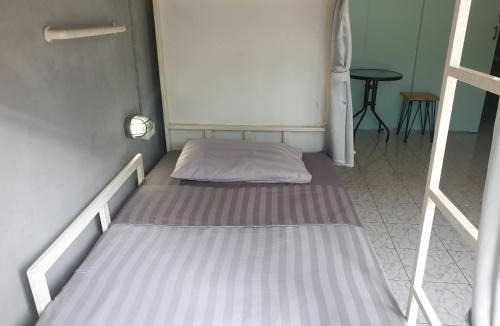 Sri Phum Hostel | i-smile