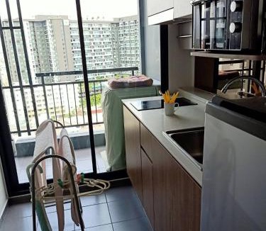 Bangkok Yai House | IDEO Thaphra Interchange Condo