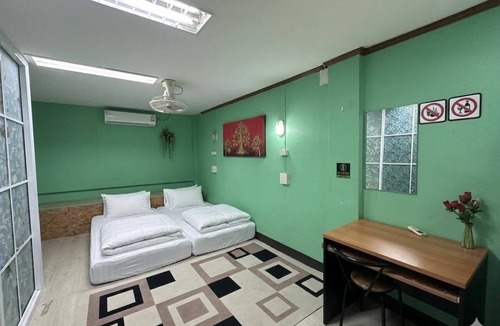 Old City Hostel | J cafe & hostel
