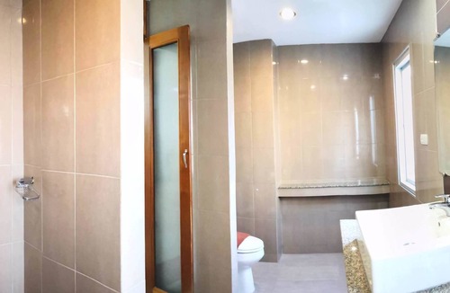Mae Sot Hotel | J2 Hotel