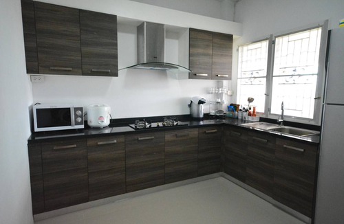 Phunphin House | JC Guesthouse