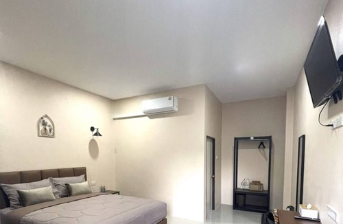 Phunphin Hotel | JJ HOME RESORT