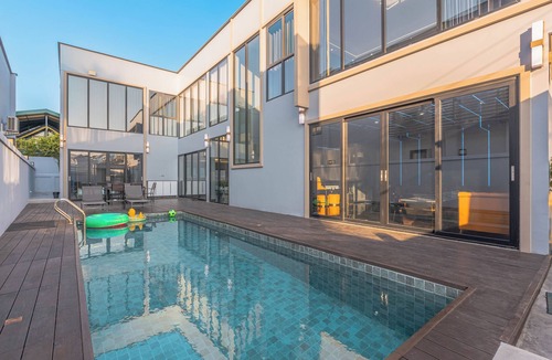 Na Kluea Villa | Jomtien Beach 4 bedrooms - independent swimming pool and KTV