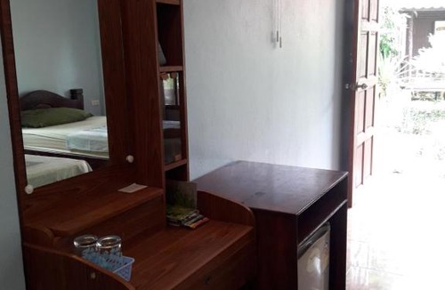 Haad Son Hotel | Jungle Hut Bungalows & Hotel