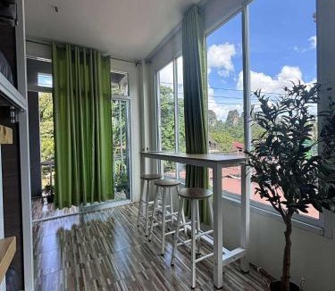 Khlong Sok Bed & Breakfast | khaosok Center Hostel