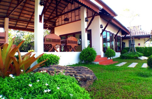 Nakhon Si Thammarat Hotel | Khum Nakhon Hotel
