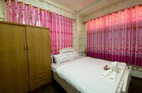 Phichai Hostel | Khun Cham-nan Herb Garden House