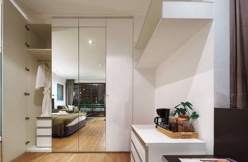Nana Apartment | King Bed, Park, BTS 5min | Free Parking, Fast WiFi
