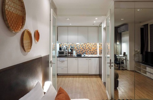 Nana Apartment | King Bed, Park, BTS 5min | Free Parking, Fast WiFi