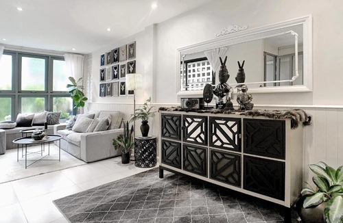 Phra Khanong Nuea House | KIT-TI's Art Home - Modern Classic 3BR Townhome in Sukhumvit