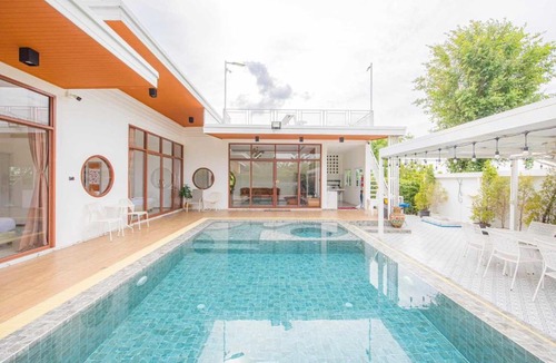 Nong Khae Villa | KN Pool Villa Saraburi
