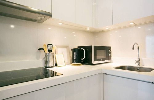 Embassy District Apartment | KOTI 944 Condolette Light Convent