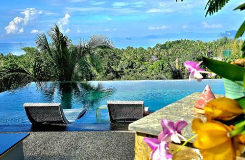 Nong Thale Villa | Krabi Glass House Sea View Villa