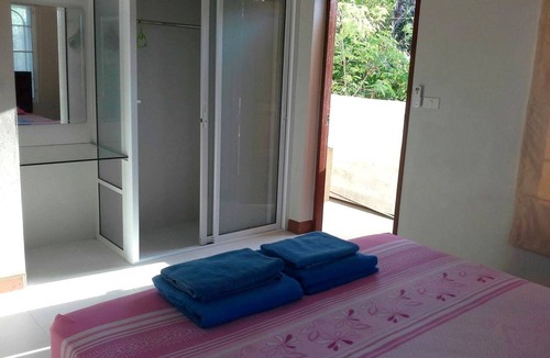 Bang Po Hotel | Krisada Beach Resort