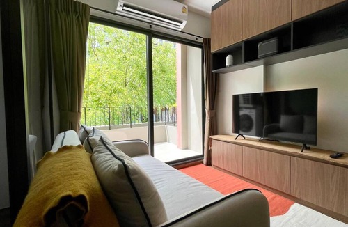 Khao Takiab Apartment | La habana 54 with large balcony and pool view!