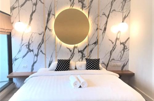 Downtown Krabi Bed & Breakfast | La La Moon Krabi Poshtel'n' Pool
