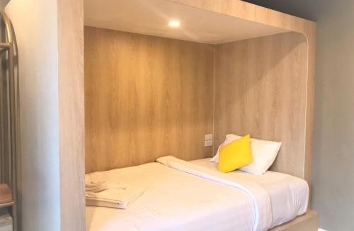 Downtown Krabi Bed & Breakfast | La La Moon Krabi Poshtel'n' Pool