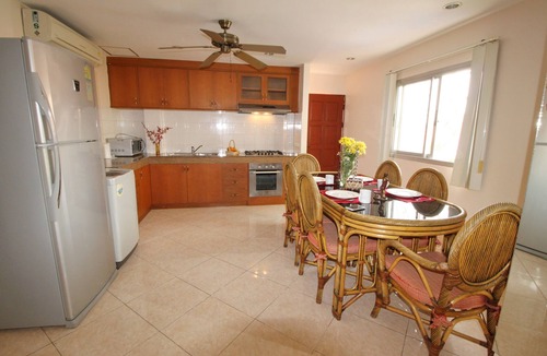 Jomtien Apartment | LARGE APT. 2 BED POOL VIEW WALK TO BEACH