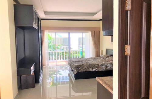 Na Kluea Apartment | Large studio apartment at Baan Suan beautifull garden resort
