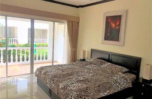 Na Kluea Apartment | Large studio apartment at Baan Suan beautifull garden resort