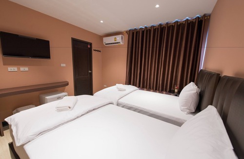 Wat Sam Phraya Hotel | Let's Zzz Bangkok