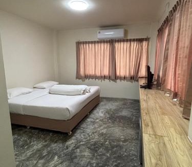 Phitsanulok Hostel | Lithai Guesthouse
