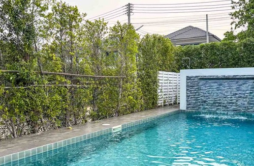 Nong Hoi House | Local 4BR Pool House, Prime Location, Pool Table. Near Markets