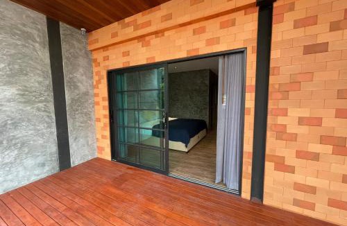 Phlabphla Hotel | Loft122 Hotel