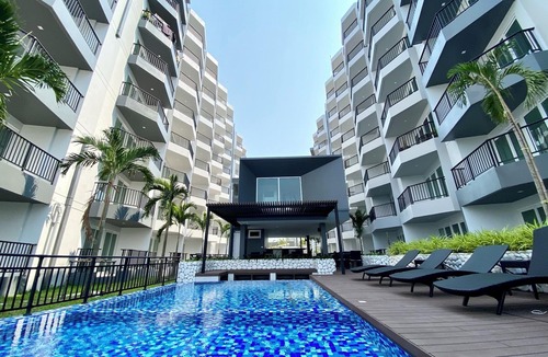 Kram Condo | Lovely 3 bdrm for family of 5 people near the beach, pools, fitness and garden