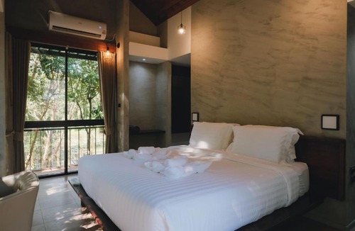 Ban Thalane Ski Chalet | Loy Valley