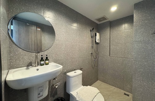 Lam Luk Ka Hotel | Luka House