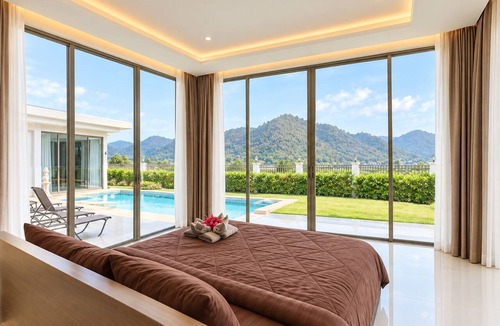 Nong Kae Villa | Luxurious 4-Bedroom Pool Villa with Best Mountain Views, 5 Minutes to Everything