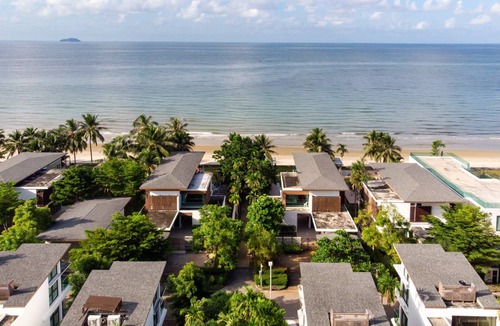 Chakphong Villa | Luxurious Beachfront Pool Villa Experience, Rayong