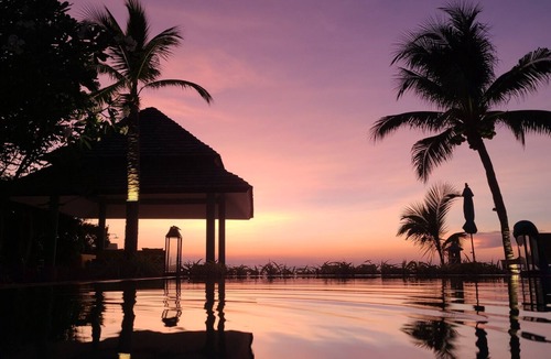 Na Thon Villa | Luxurious & spacious 5-bedroom beachfront villa in Nathon with infinity pool, fitness room, and spa